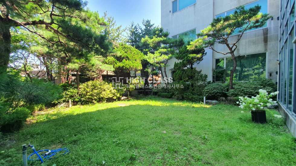 서울 강남구 논현동 논현동 리츠하우스 | 학동공원 인근 대형 고급빌라 I 단독정원 I 빠른입주가능 월세 매물번호 10089 사진 4
