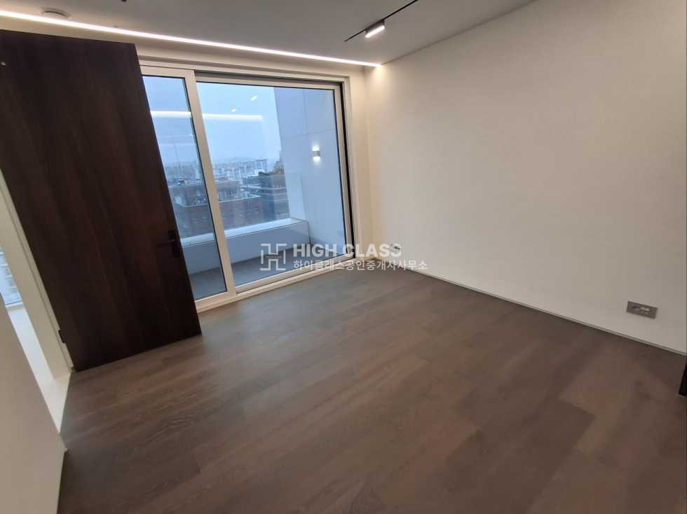 서울 강남구 논현동 논현동 도산 포도더블랙 하이엔드 도산공원 근접 로얄층 빠른입주가능 월세 매물번호 10081 사진 6