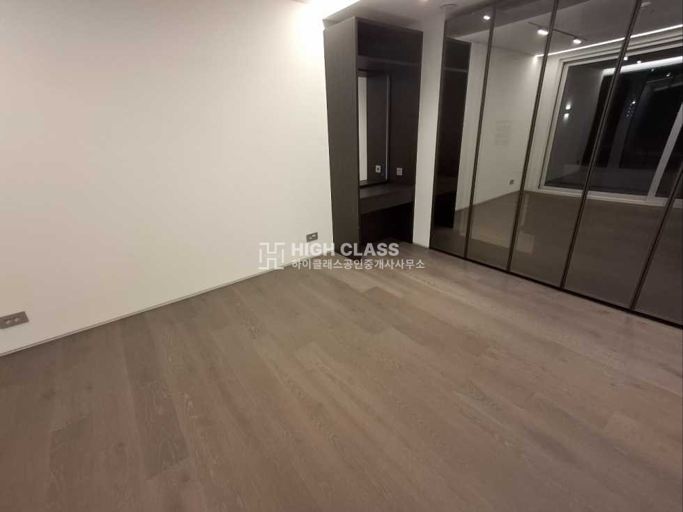 서울 강남구 논현동 논현동 도산 포도더블랙 하이엔드 도산공원 근접 로얄층 빠른입주가능 월세 매물번호 10081 사진 8